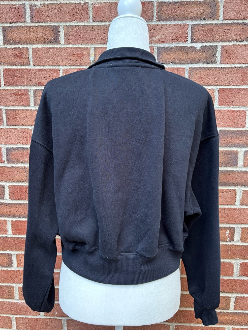 Nike Cropped Black Quarter Zip Pullover Sweatshirt Size Medium - Athleisure - Picture 5 of 9